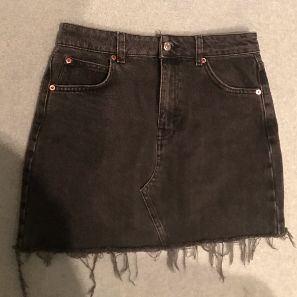 top shop black denim skirt!